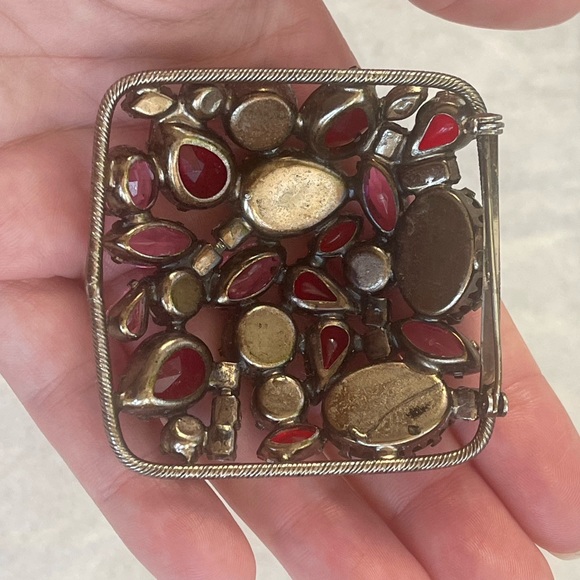 Vintage Schreiner Style Unsigned Glass Cabochon Red Pink Brooch. - Picture 12 of 13